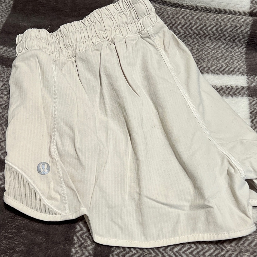 White lululemon hotty hot 2.5 short